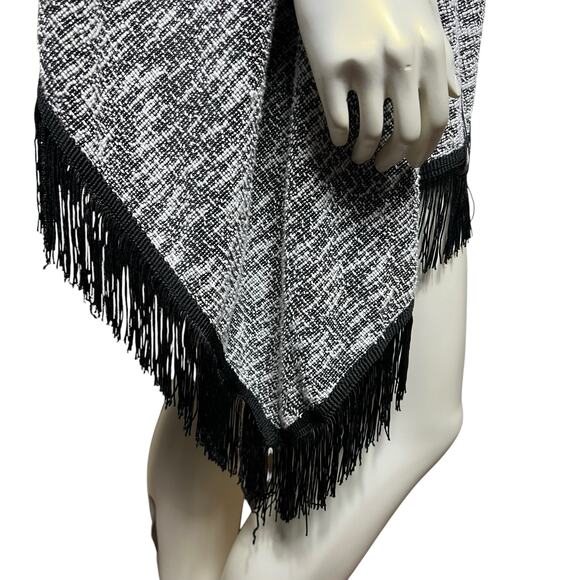 Jessica Simpson Fringe Open Front Cardigan 2X Black & White Knit, Soft Stylish - Picture 5 of 9